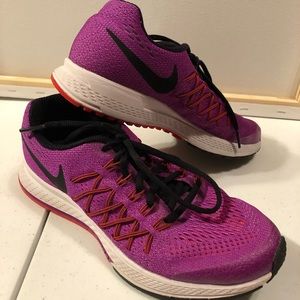 Nike Zoom Tennis Shoes